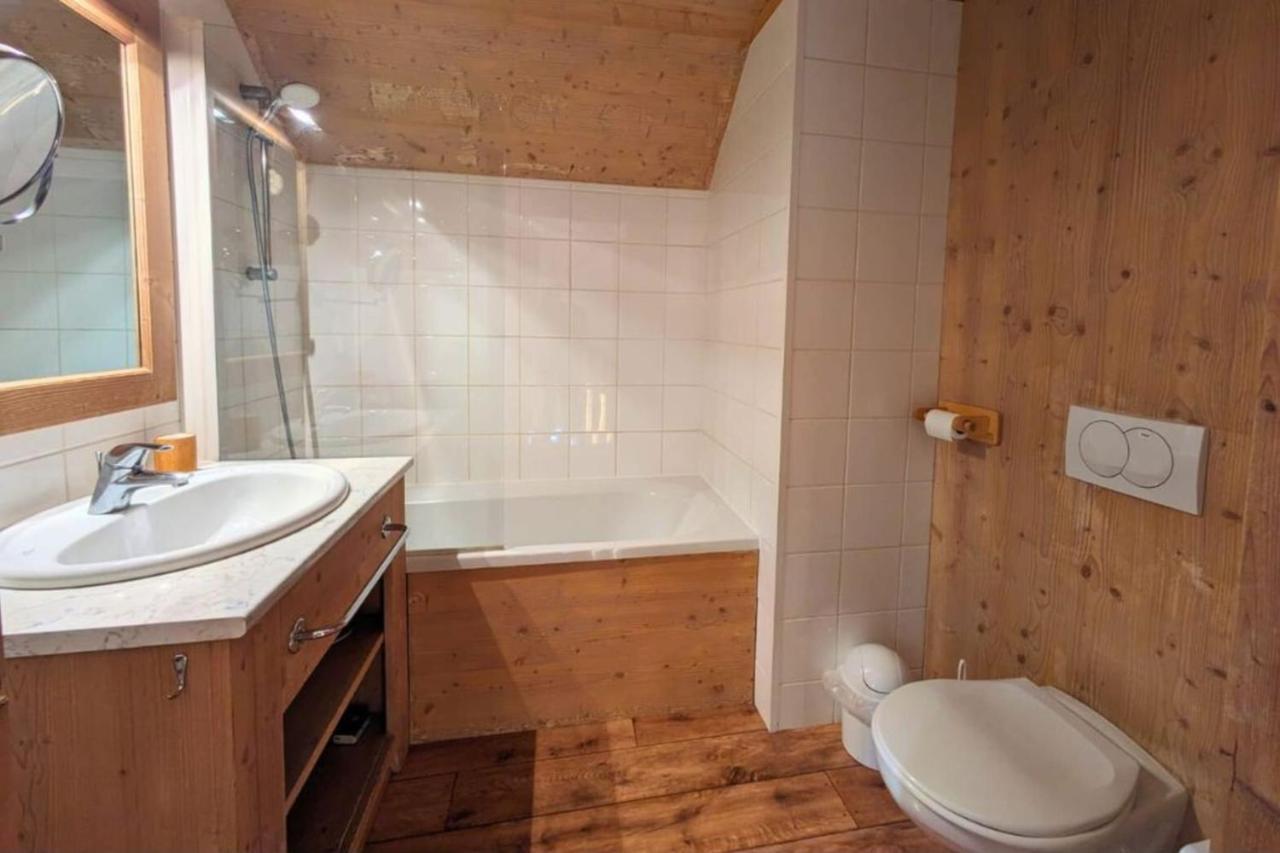 Holiday home Moeki Acces Piscine Sauna Les Deserts (Savoie)